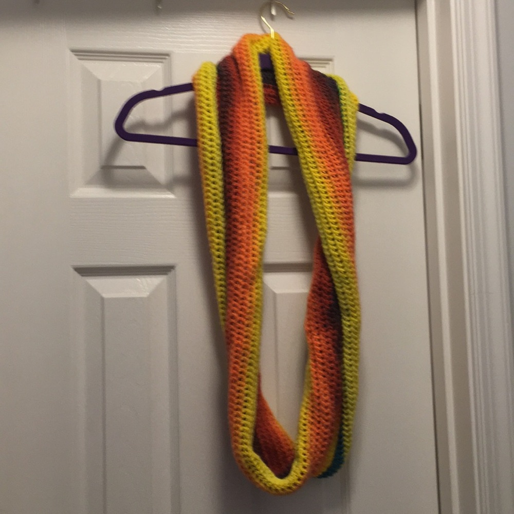 Infinity scarf - Picture 2 of 3